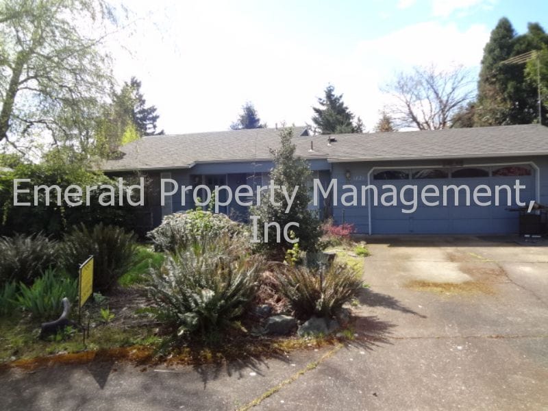 Foto principal - West Springfield 3 bedroom home