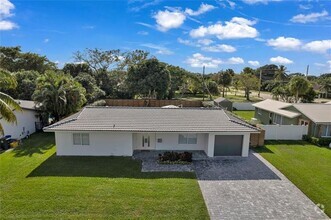 Building Photo - 1190 SW 14th Dr