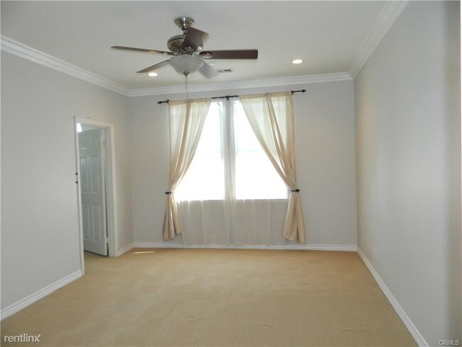 Building Photo - 3 br, 2 bath Townhome - 74 Fringe Tree