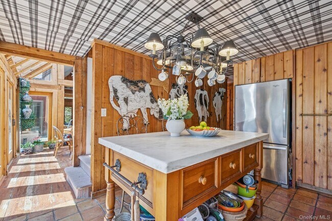 Foto del edificio - 4 Marion Ln