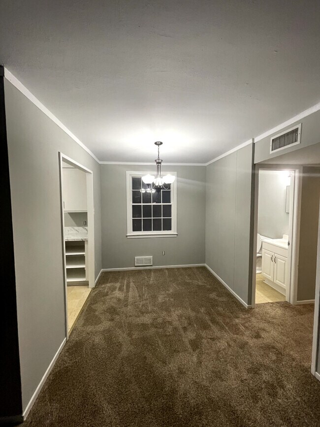 Building Photo - 709 Mosby Dr