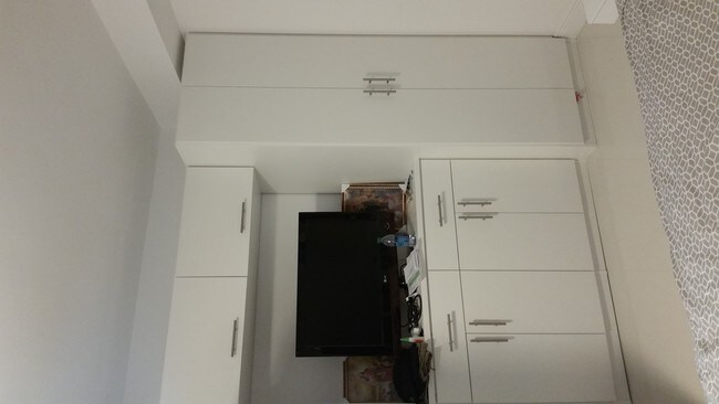 Closets - 5401 Collins Ave