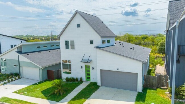 Foto del edificio - 6305 Toscana Ave