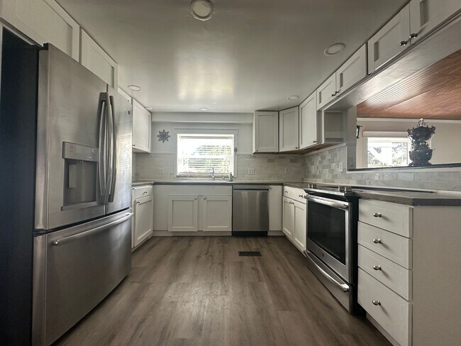 Building Photo - 4404 Echo Springs Dr
