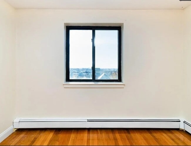 Building Photo - 44 Lafayette Ave