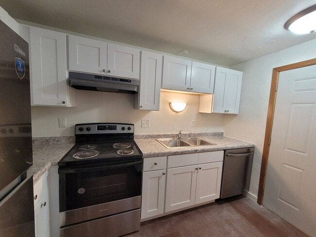 Building Photo - 308 Leeland St
