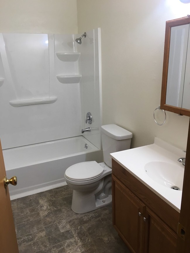 Bathroom - 4844 Da Niece St