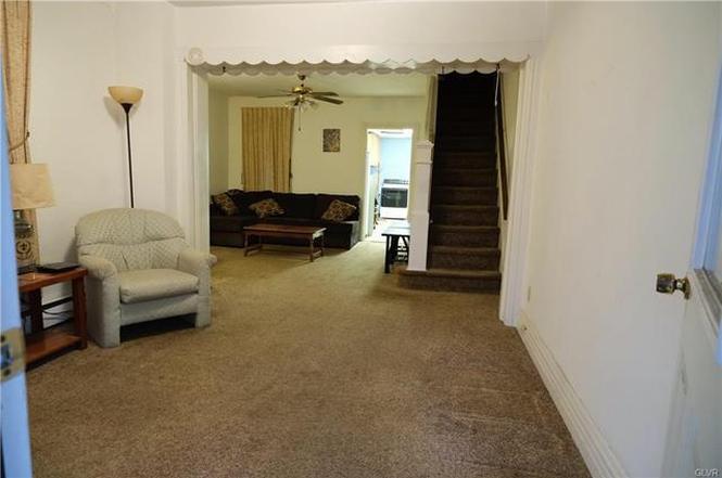 Primary Photo - 5113 Willow St