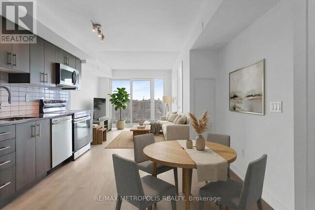 Photo du bâtiment - 1010 Sandy Beach Rd