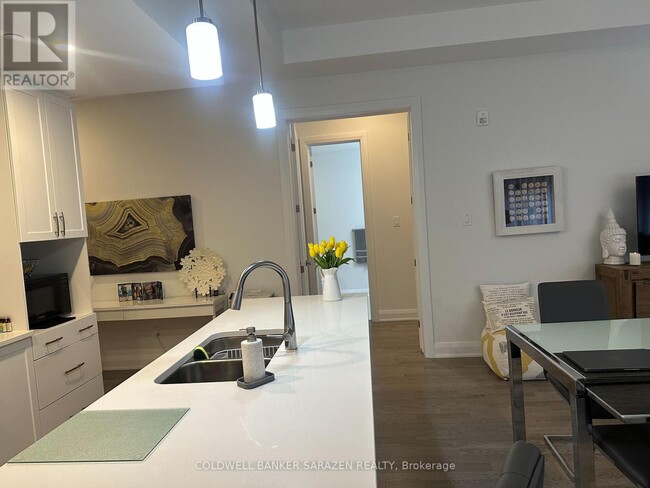 Building Photo - 100 Cortile Private