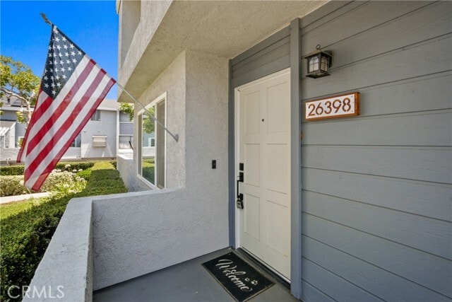 Building Photo - 26398 Waterford Cir