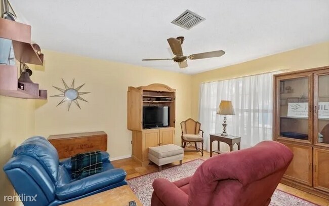 Building Photo - 3 br, 2 bath House - 935 Elkcam Boulevard ...