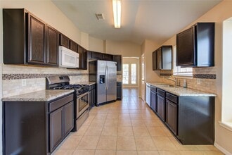 Building Photo - 5349 Pinewood Terrace