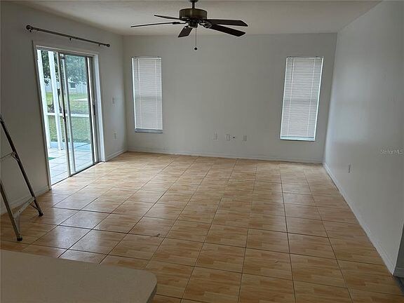 Building Photo - 6053 Lake Ruth Dr W