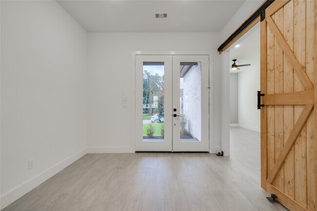 Foto del edificio - 171 Waterford Way