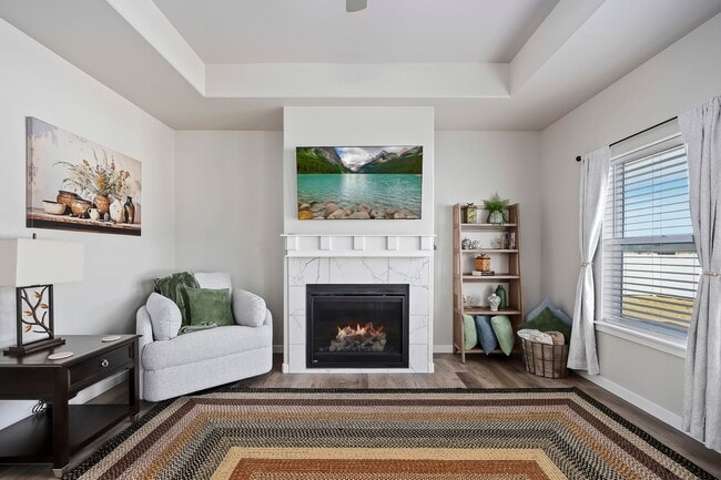 Building Photo - 1138 Crestview Dr