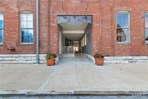 Building Photo - 721 N 17th St