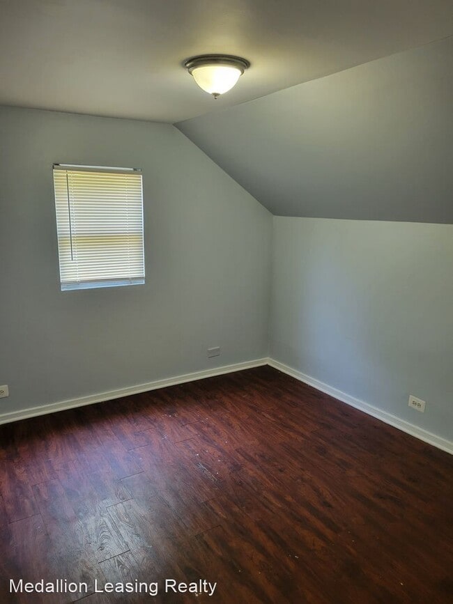 Building Photo - 4 br, 1 bath House - 8911 South Parnell Av...