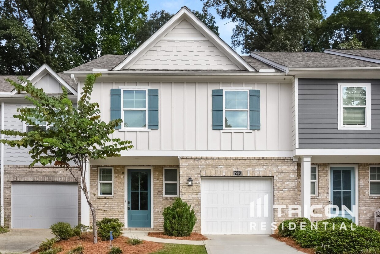 Foto principal - 1980 Rosemary Park Ln