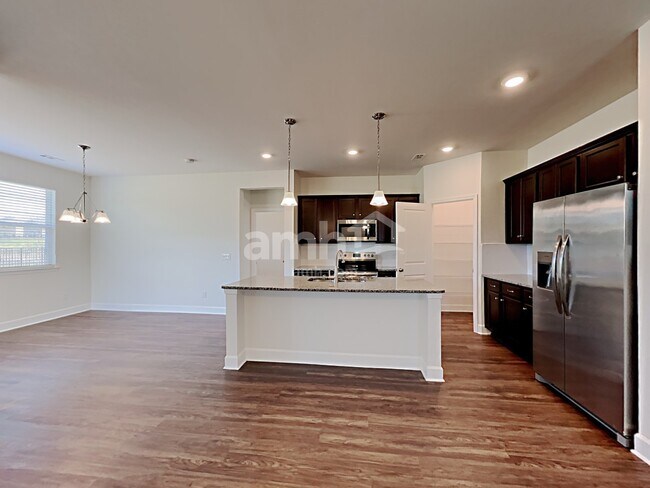 Building Photo - 1024 Bluewater Dr