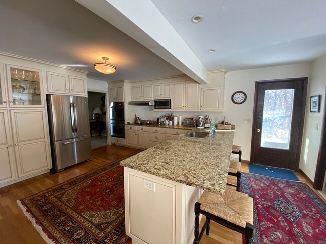 Building Photo - Four Bedroom Single Family Home