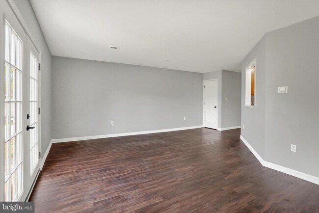 Foto del edificio - 4709A Charles Rd