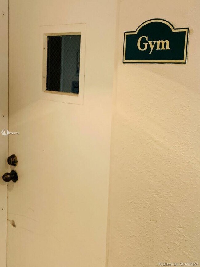 Building Photo - 677 NE 24th St