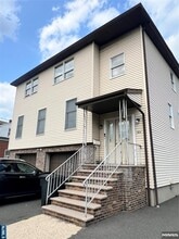 Building Photo - 364 Chestnut Ave