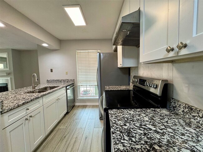 Foto del edificio - 5981 Arapaho Rd