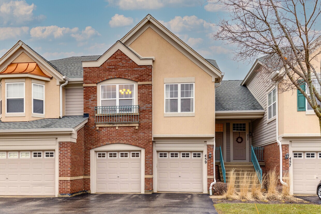459 Pine Lake Cir, Vernon Hills, IL 60061 Townhome Rentals in Vernon Hills IL