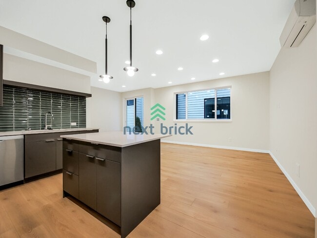 Building Photo - Stunning 2023-Built Crown Hill Townhome | 3 Bed | 2 Bath | Modern Finishes & Prime Seattle Location