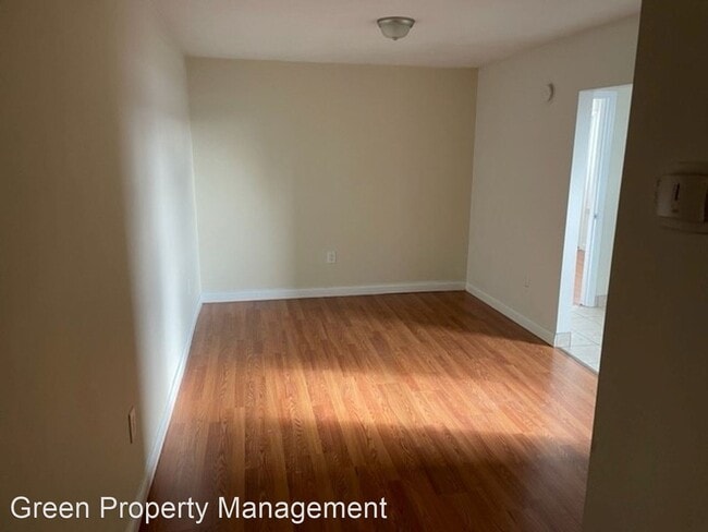 Building Photo - 1 br, 1 bath House - 30 S Main St NE Apt 2...