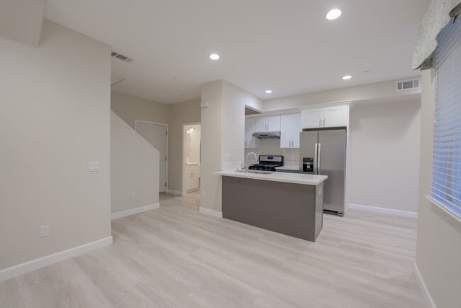 Building Photo - Greenfield Apartments