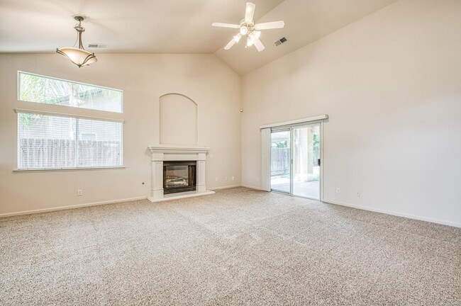 Foto del edificio - 1138 E Royal Dornoch Ave