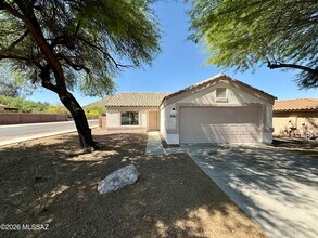 Building Photo - 2574 W Southern Star Dr