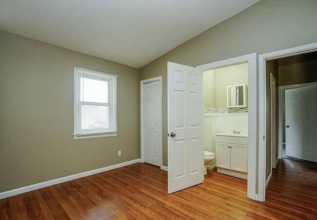 Building Photo - 4375 Ashgrove Dr