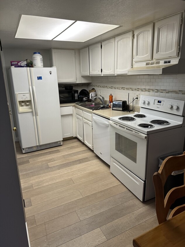 Building Photo - 126 Yank Way