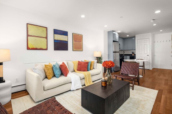 Building Photo - 15 St Marks Pl