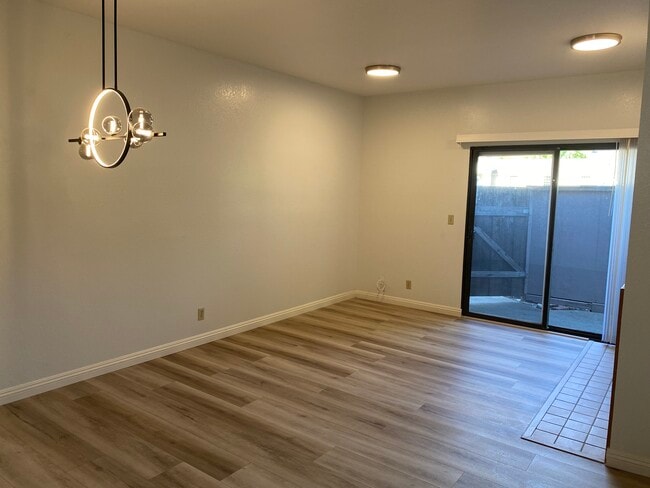Building Photo - 47109 Benns Terrace