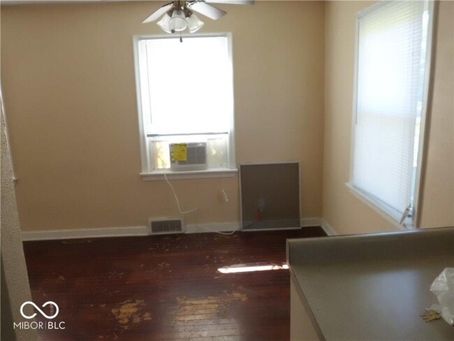 Foto del edificio - 3602 N Layman Ave