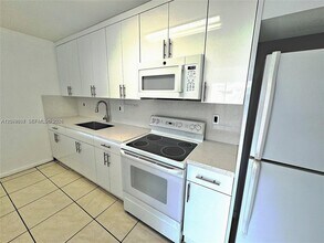 Building Photo - 4620 NW 79th Ave