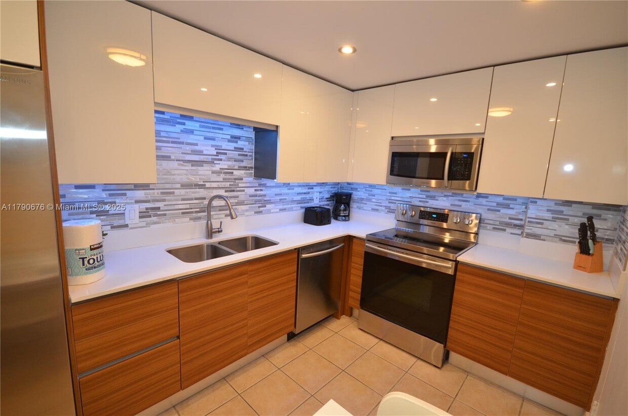 Foto principal - 3801 S Ocean Dr