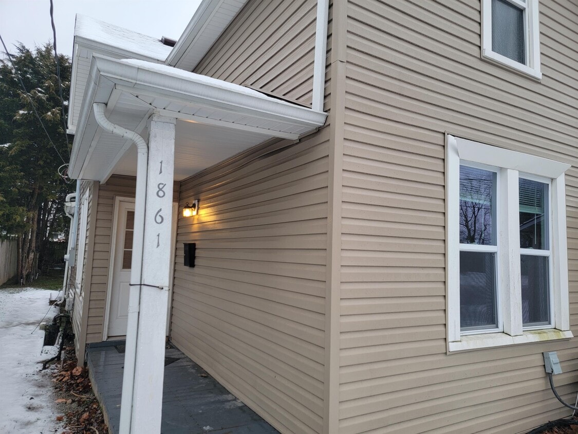 1861 Arcadia Ave, Obetz, OH 43207 House Rental in Obetz, OH