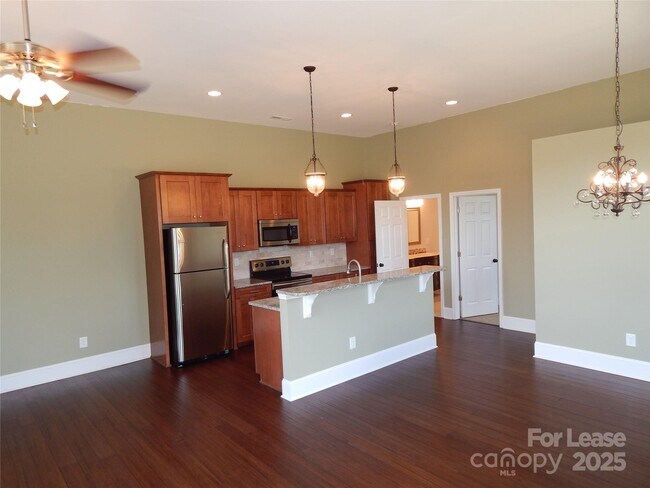 Foto del edificio - 5312 Davis Rd