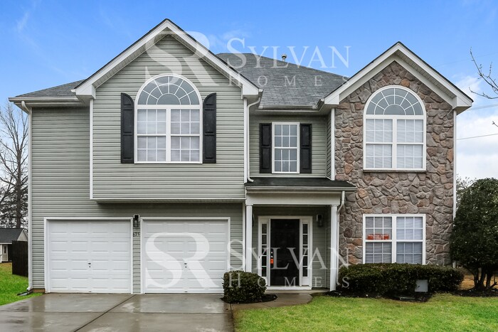 Foto principal - Stately 4 BR, 2.5 BA home