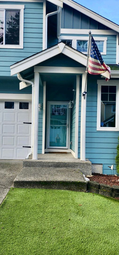 Foto del edificio - 4 Bedroom East Bremerton Home Available Now!