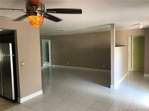 Building Photo - 4001 SW 68th Terrace