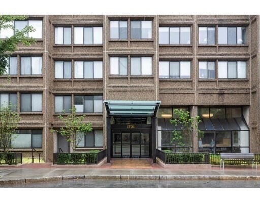 Building Photo - 1731 Beacon St