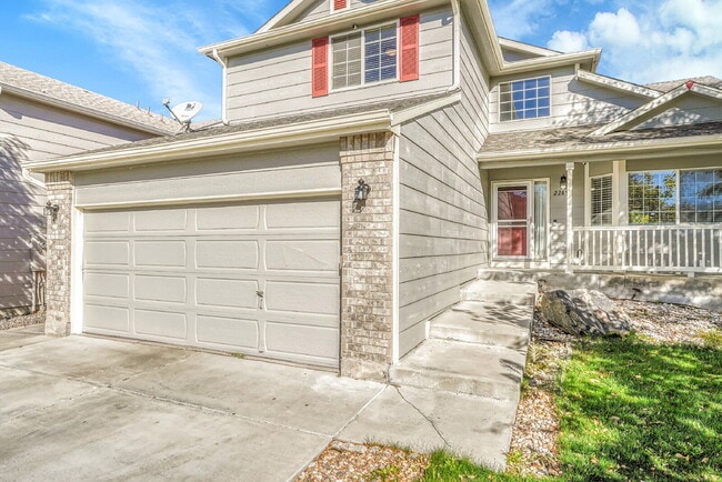 Foto del edificio - $3,250.00 - 5 Bed, 3.5 Bath Home in Aurora with in unit Laundry and Fenced in Yard!