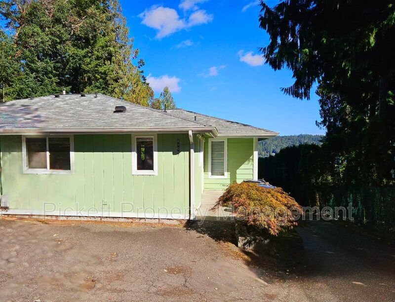 Primary Photo - 6106 Illahee Road NE